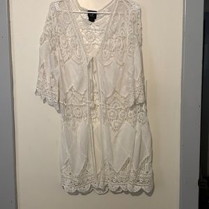 White lace cover up. Smoke & pet free home.
